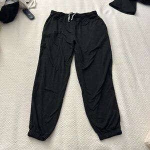 Vuori women’s joggers